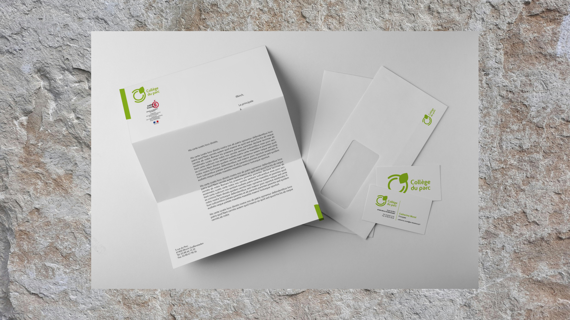 papeterie avec le logo du collège