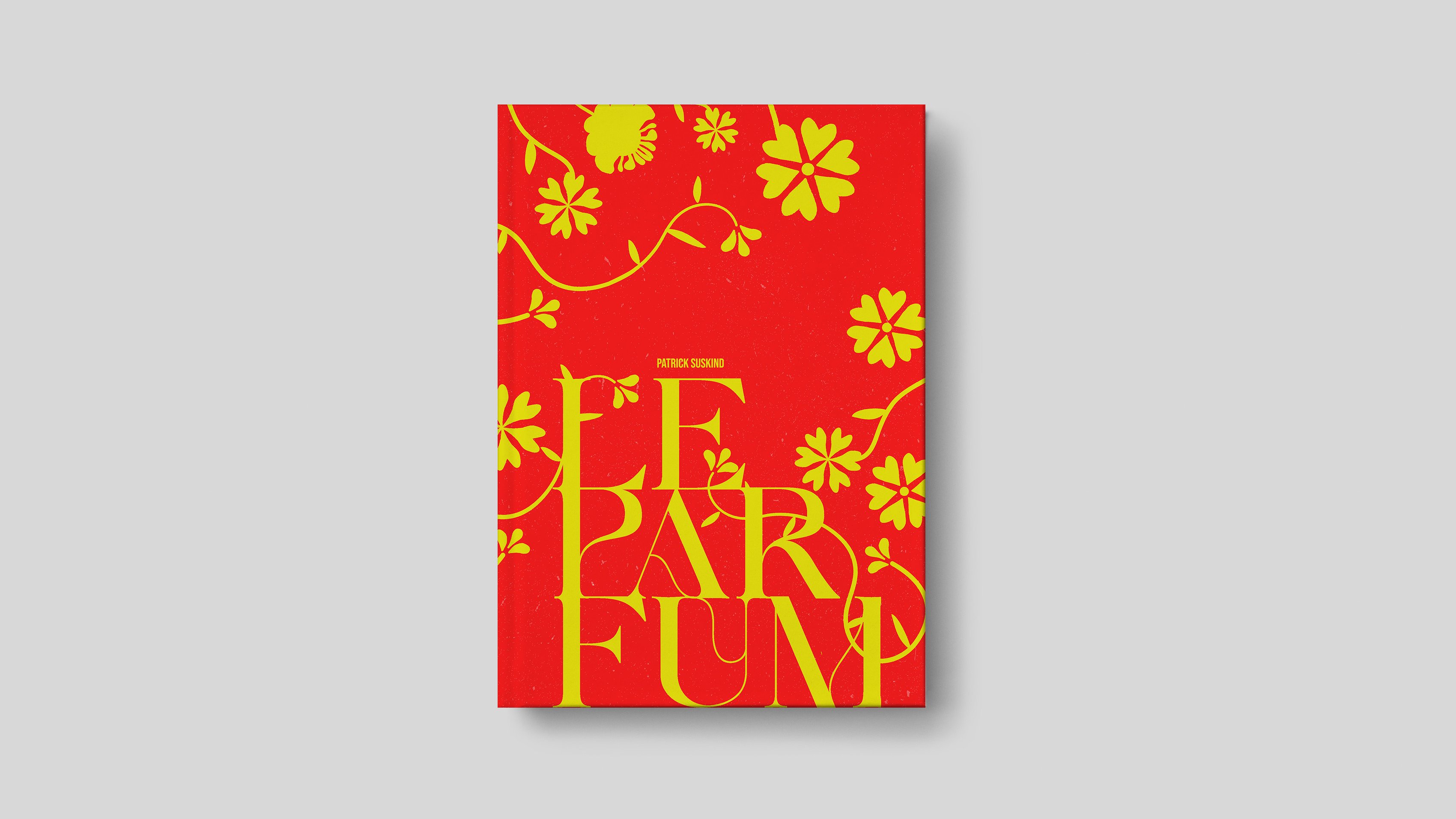 couverture du livre revisitée en jaune et rouge motif fleuri